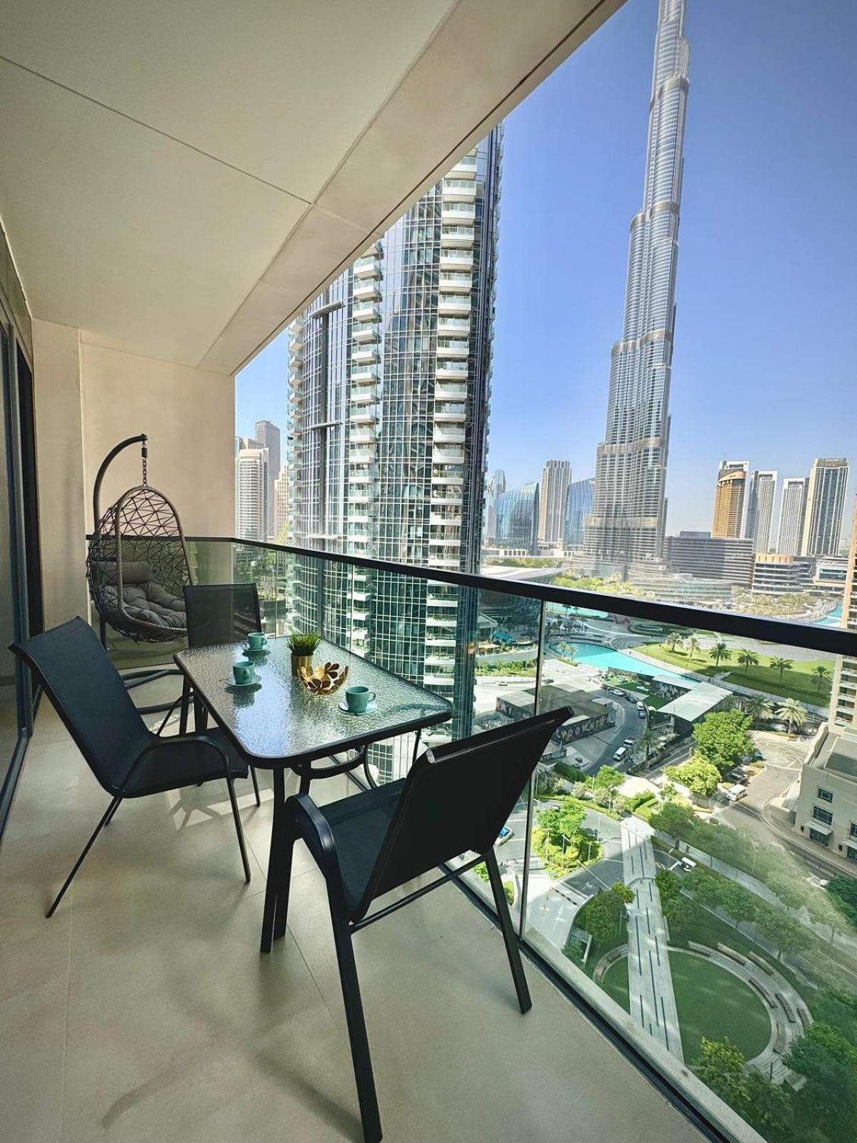 Act One I Act Two By Happy Season * Dubai