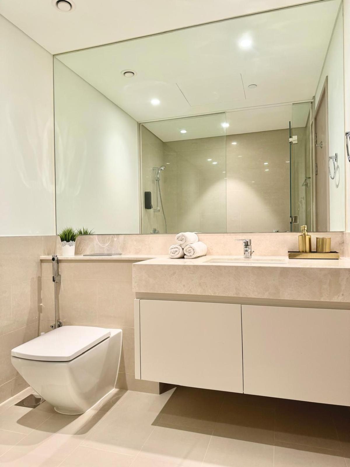 Act One I Act Two By Happy Season Apartment Dubai